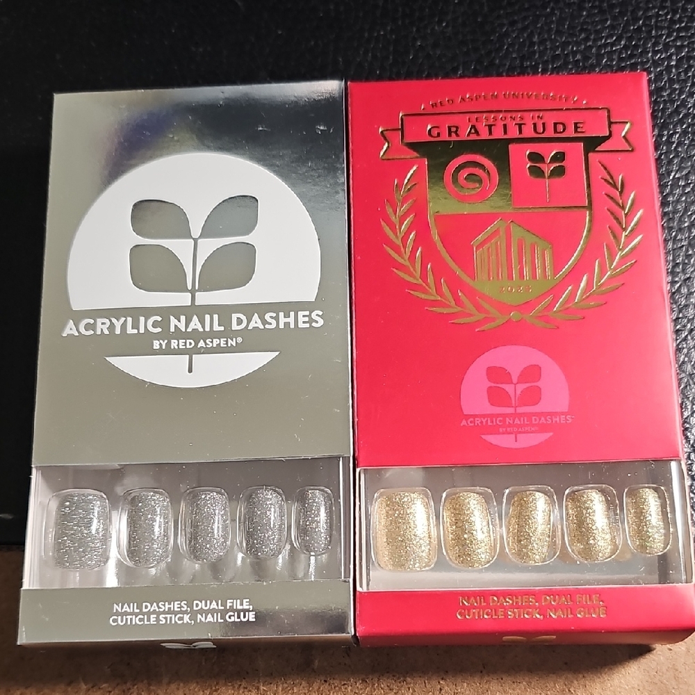 Red Aspen Acrylic Nail Dashes - Silver and Gold Press-On Nails